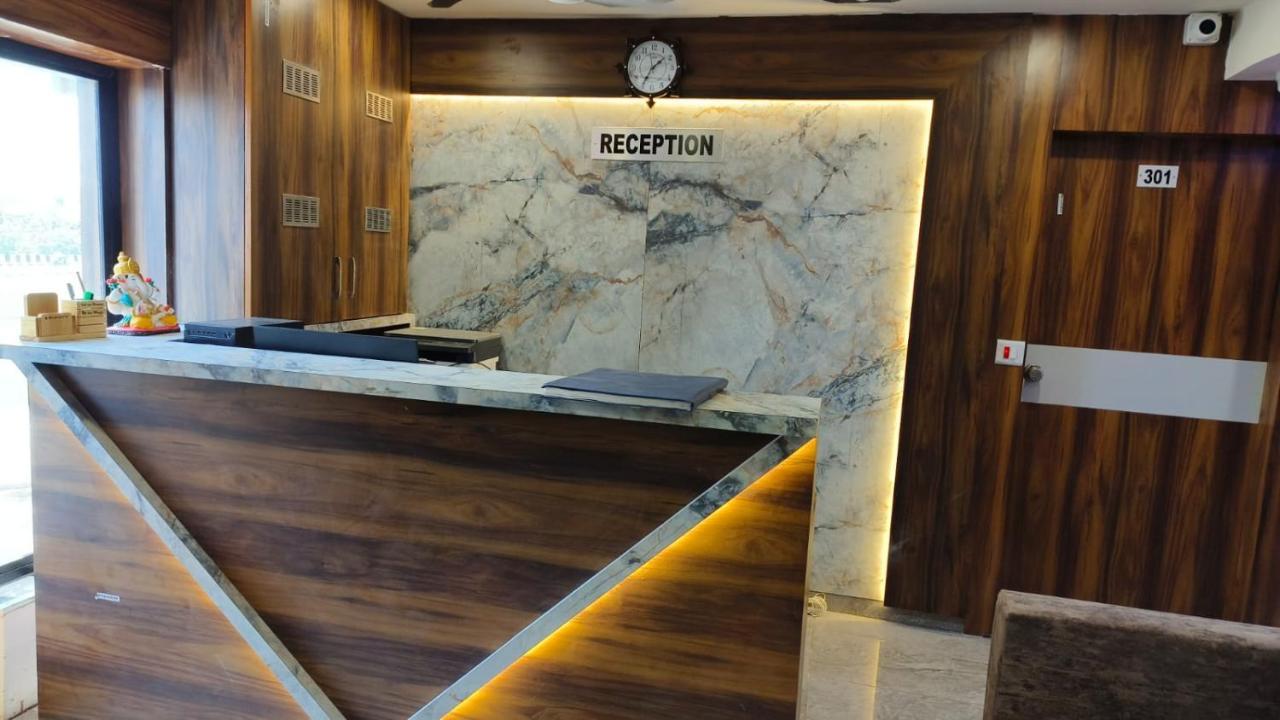 Hotel Ozone,Amhedabad Dış mekan fotoğraf