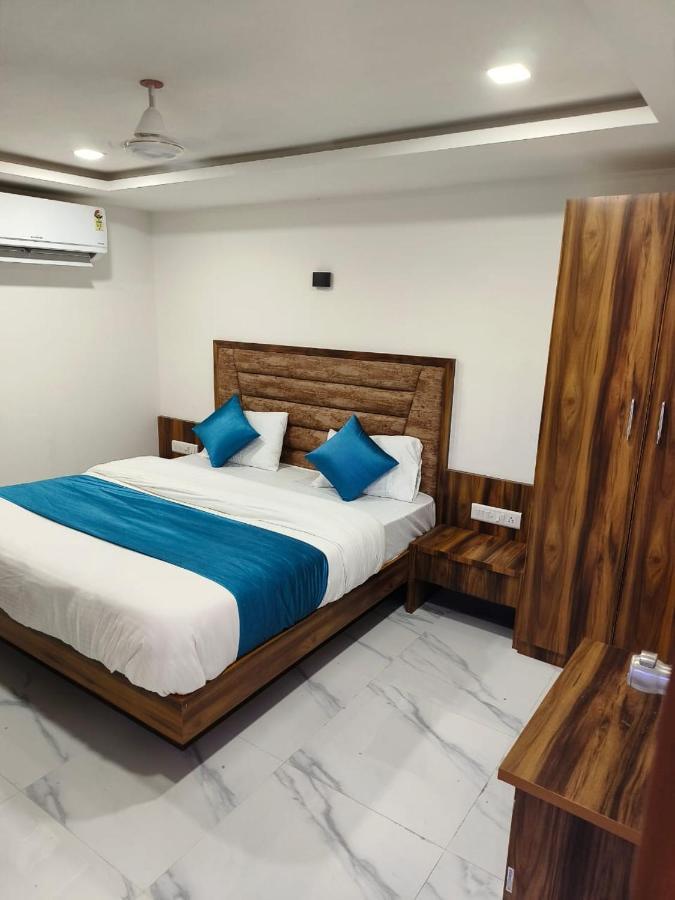 Hotel Ozone,Amhedabad Dış mekan fotoğraf