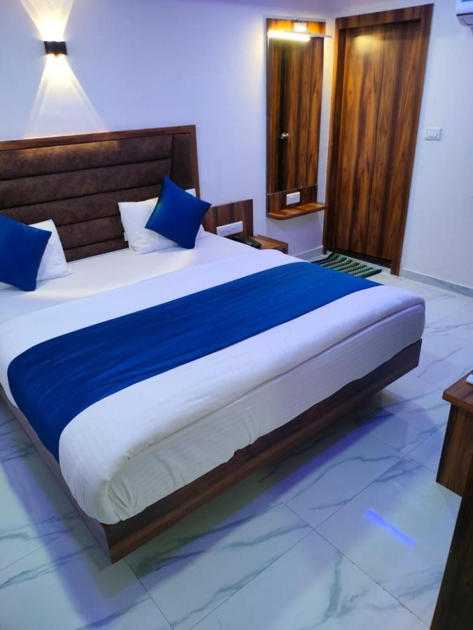 Hotel Ozone,Amhedabad Dış mekan fotoğraf