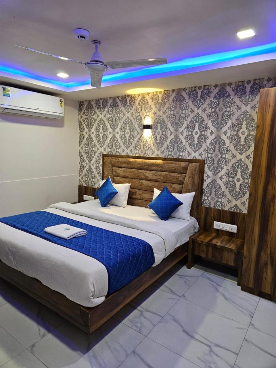 Hotel Ozone,Amhedabad Dış mekan fotoğraf