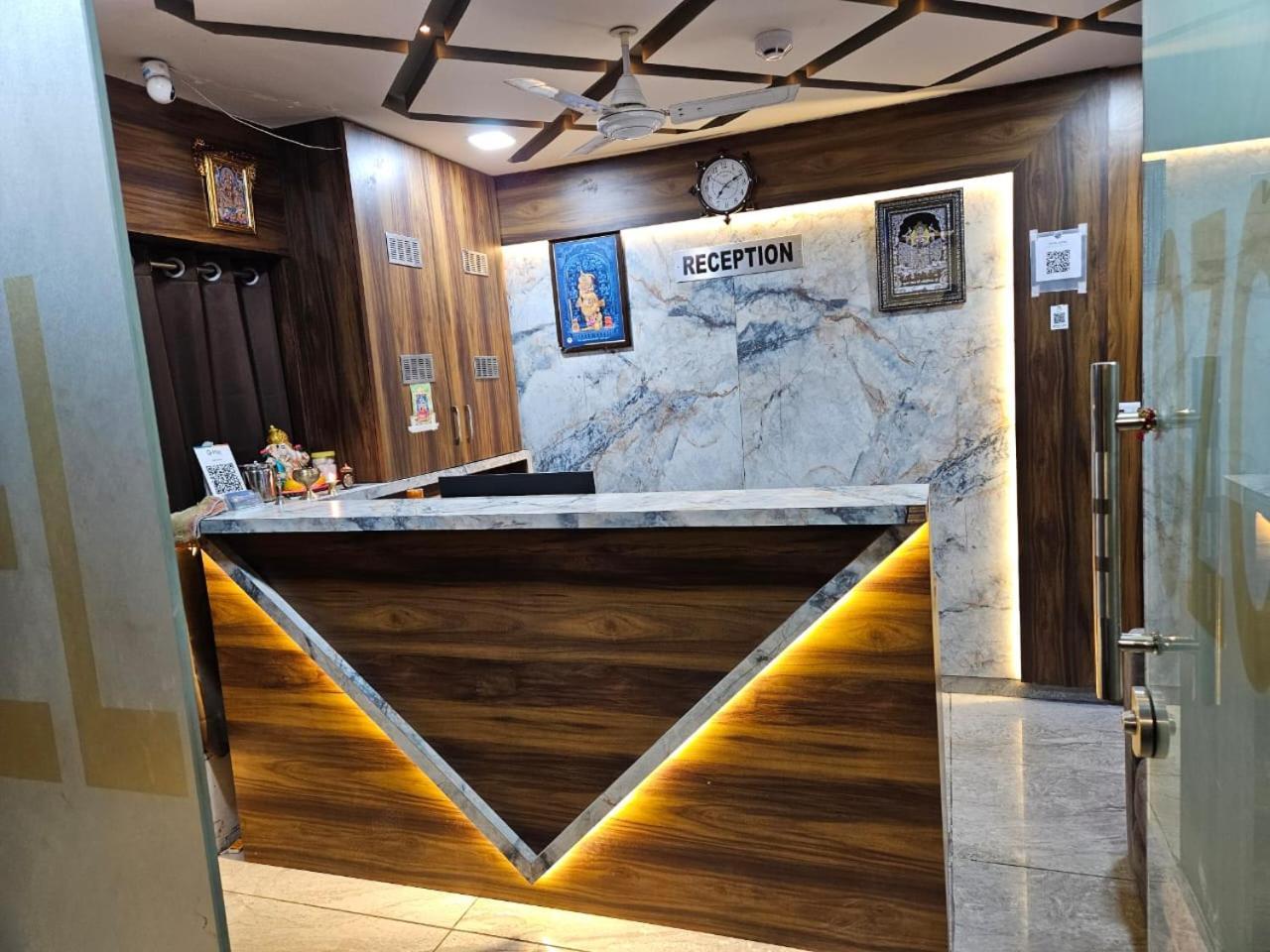 Hotel Ozone,Amhedabad Dış mekan fotoğraf