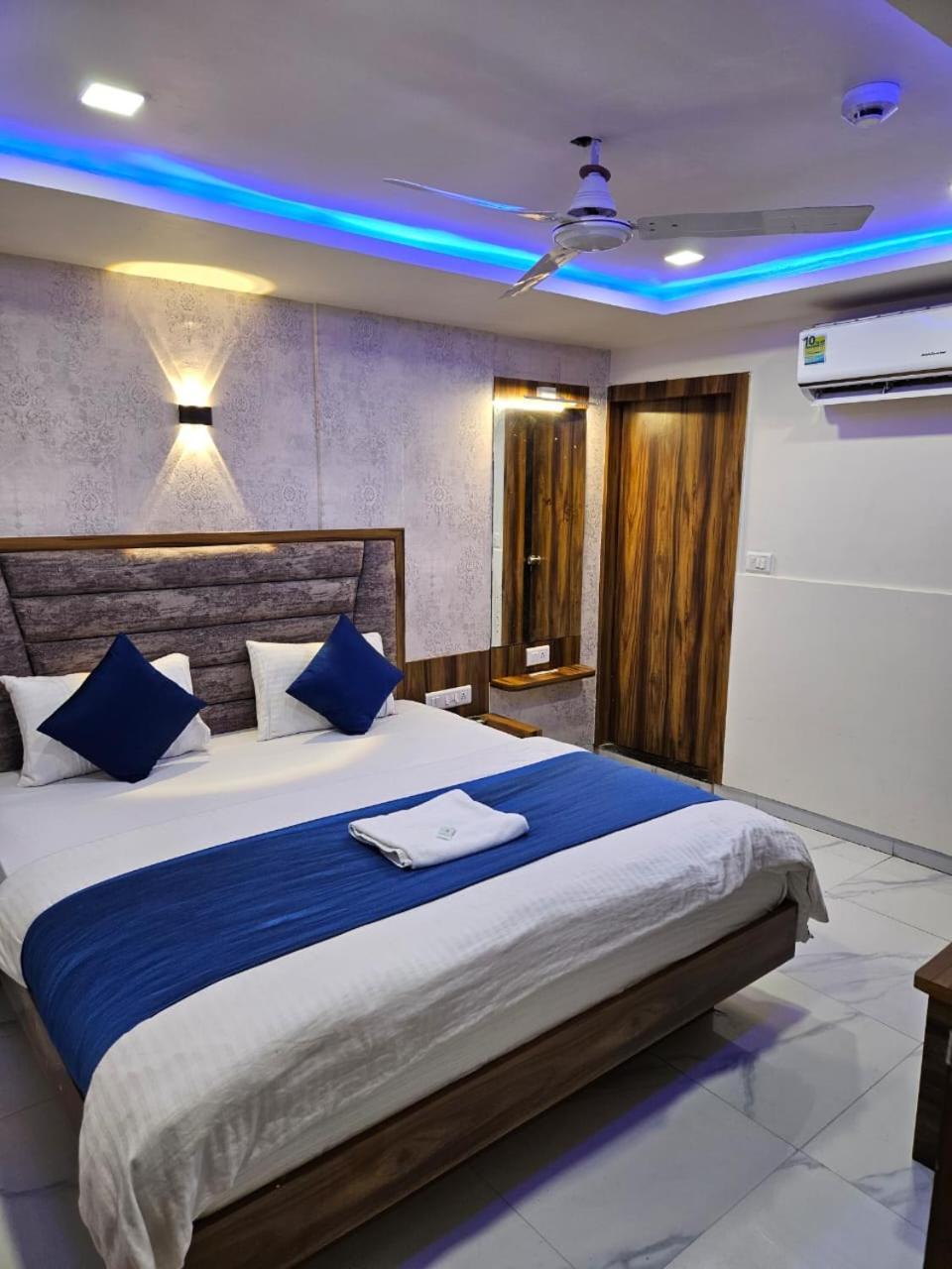 Hotel Ozone,Amhedabad Dış mekan fotoğraf