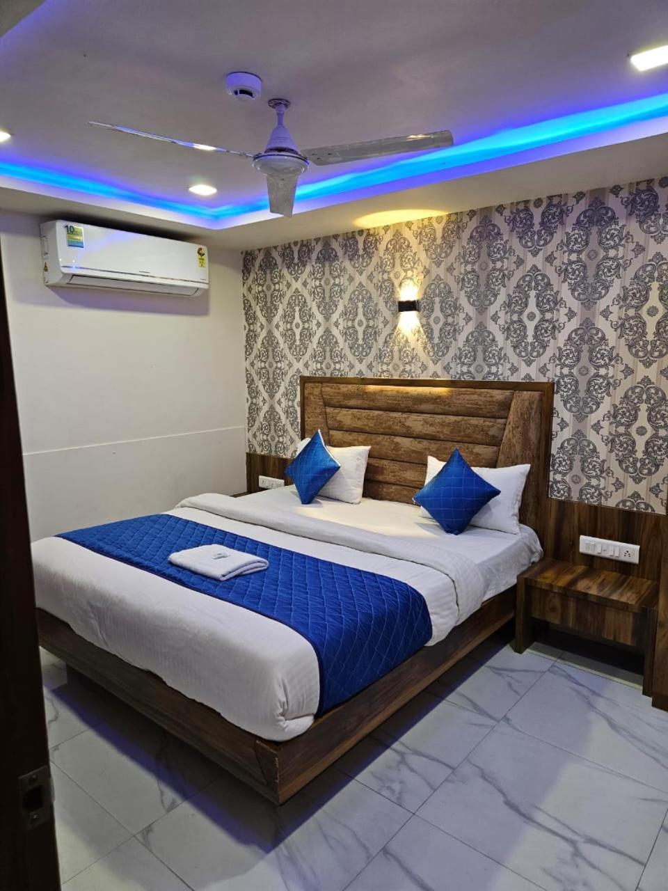 Hotel Ozone,Amhedabad Dış mekan fotoğraf